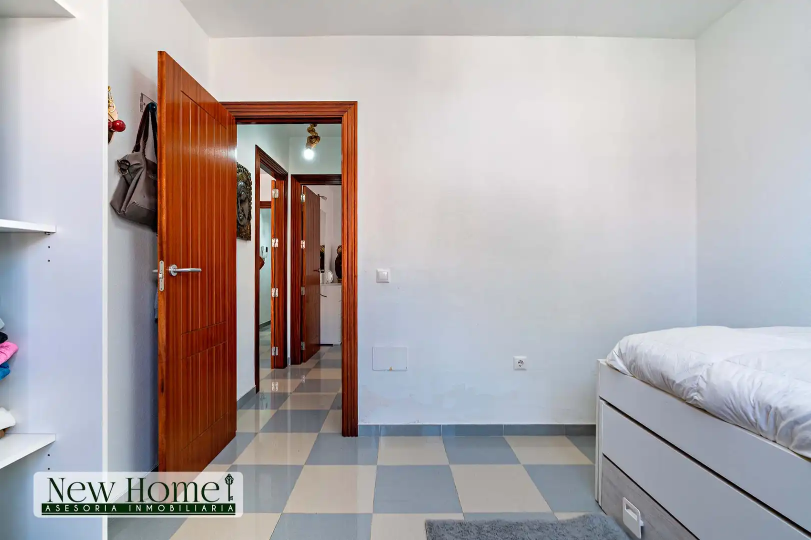 Flat for sale in Roquetas de Mar  with Terrace, Swimming Pool and Furnished