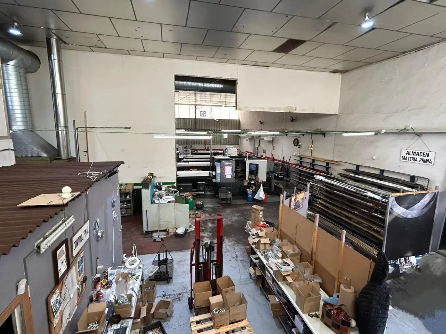 Nau industrial en venda en Guadalajara