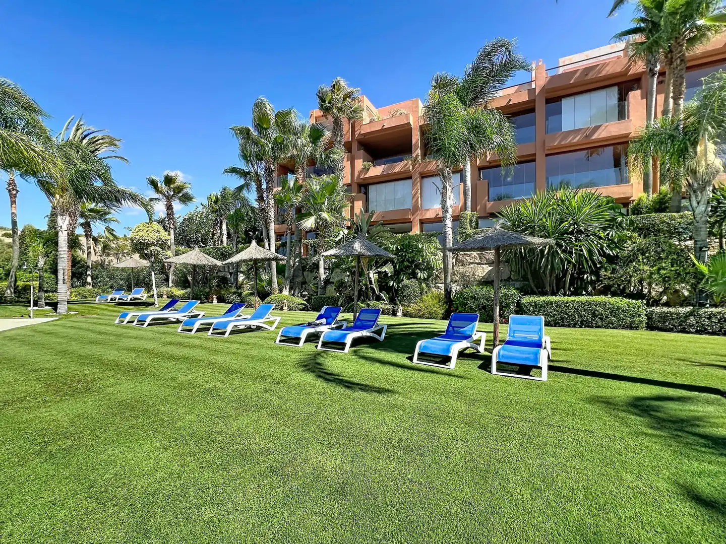Jardí de Apartament en venda en Benahavís amb Aire condicionat i Terrassa