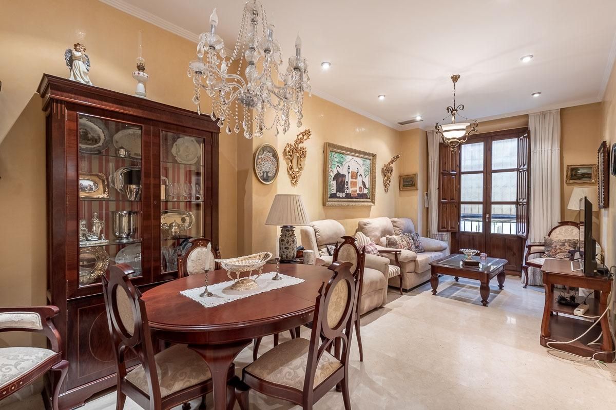 Dining room of Flat for sale in  Granada Capital  with Air Conditioner and Storage room