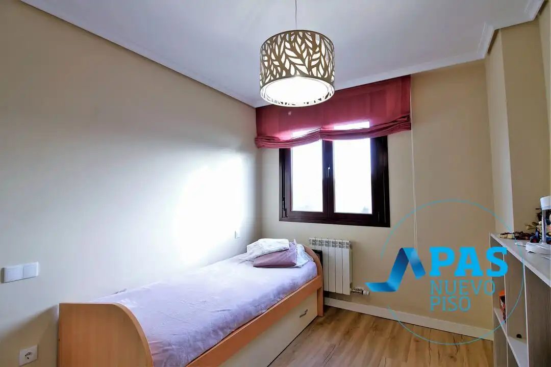 Bedroom of Flat for sale in Santander  with Heating, Private garden and Storage room