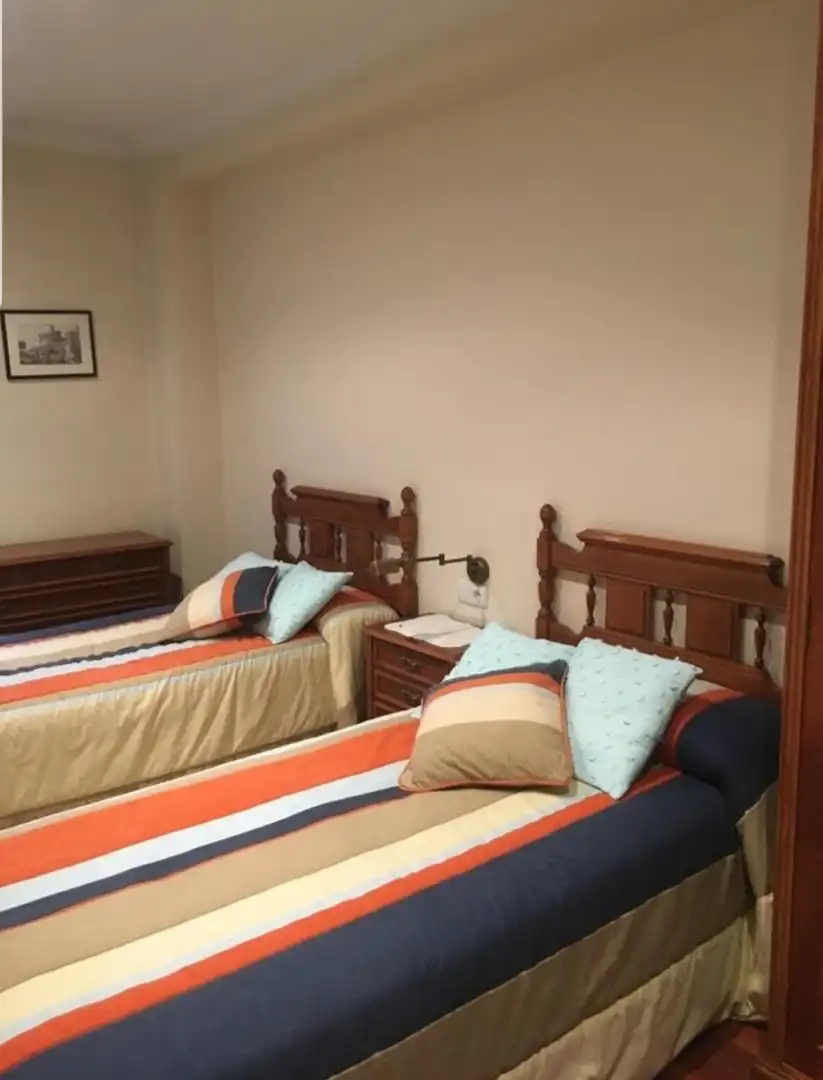 Bedroom of Flat for rent in Santiago de Compostela   with Heating and Furnished