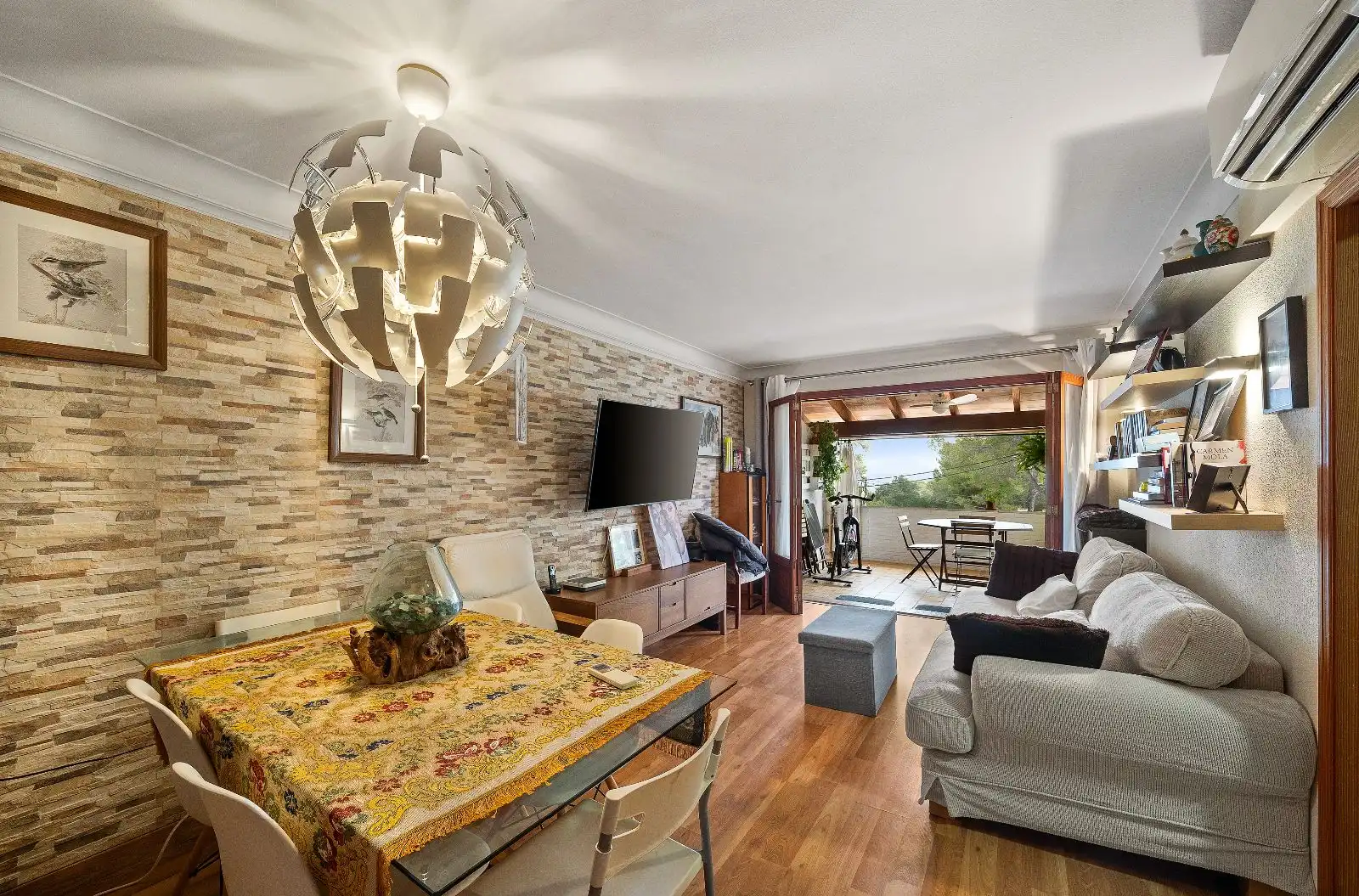 Wohnzimmer von Wohnungen zum Verkauf in Alcúdia mit Klimaanlage, Heizung und Parkett