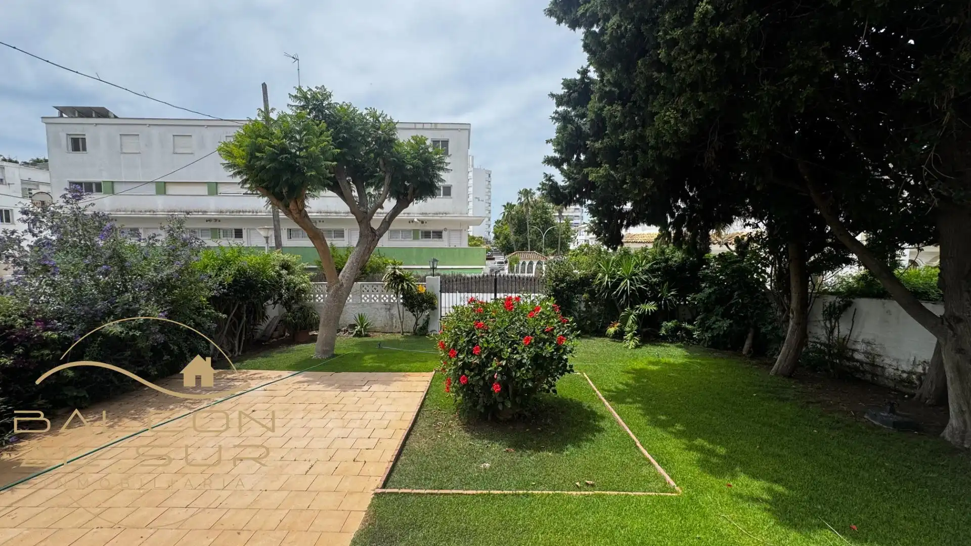 Jardí de Casa o xalet en venda en Rota amb Terrassa, Traster i Balcó