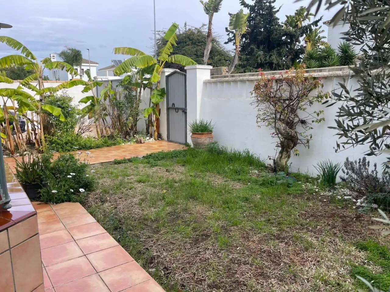 Jardí de Casa o xalet en venda en Chiclana de la Frontera amb Aire condicionat, Jardí privat i Piscina