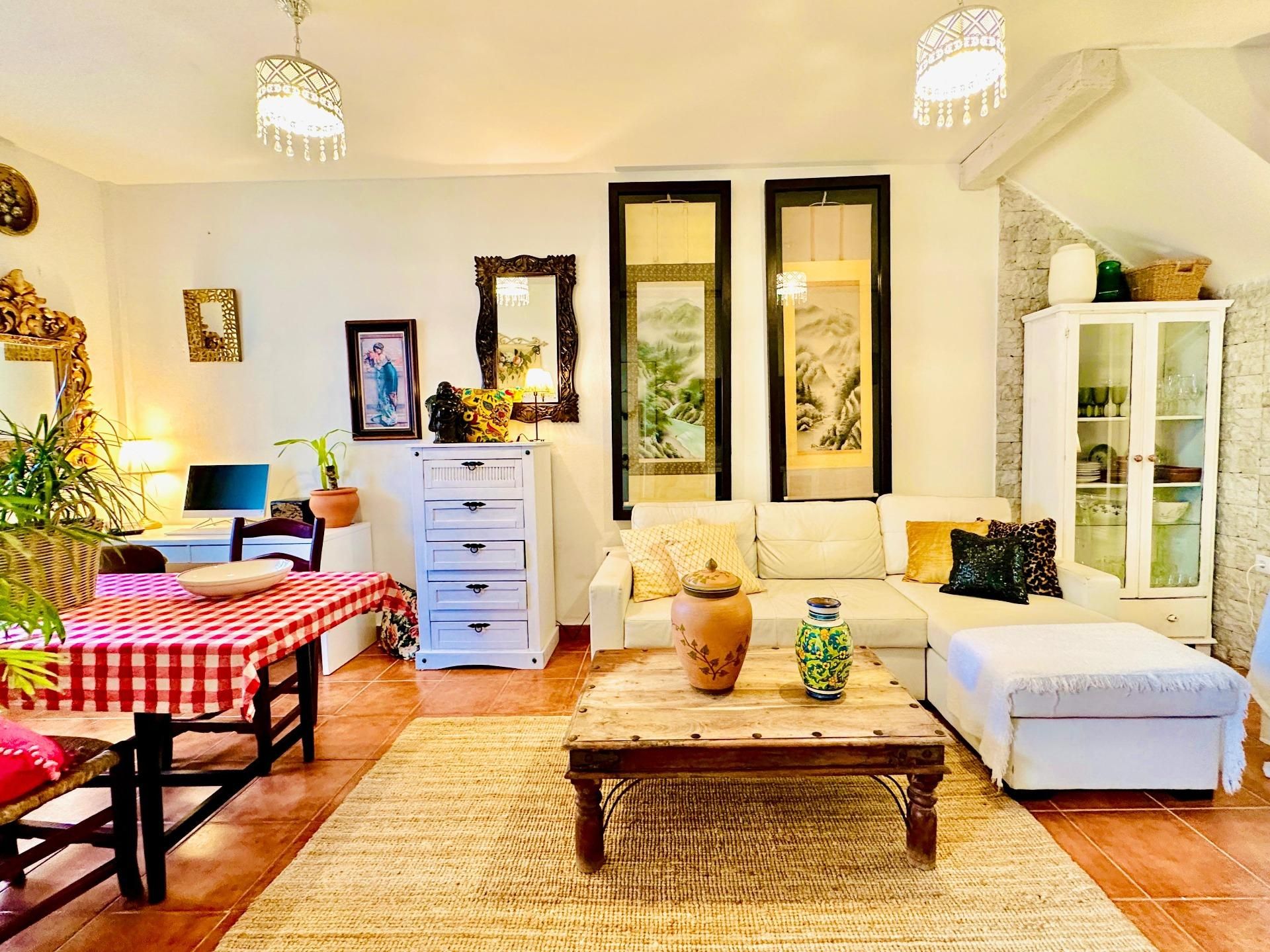 Sala d'estar de Casa adosada en venda en San Fernando