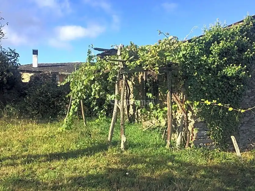 Finca rústica en venta en Ribas de Sil con Jardín privado, Trastero y Amueblado