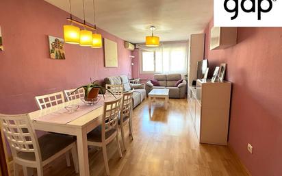 Sala d'estar de Pis en venda en Cuenca Capital amb Aire condicionat, Calefacció i Terrassa