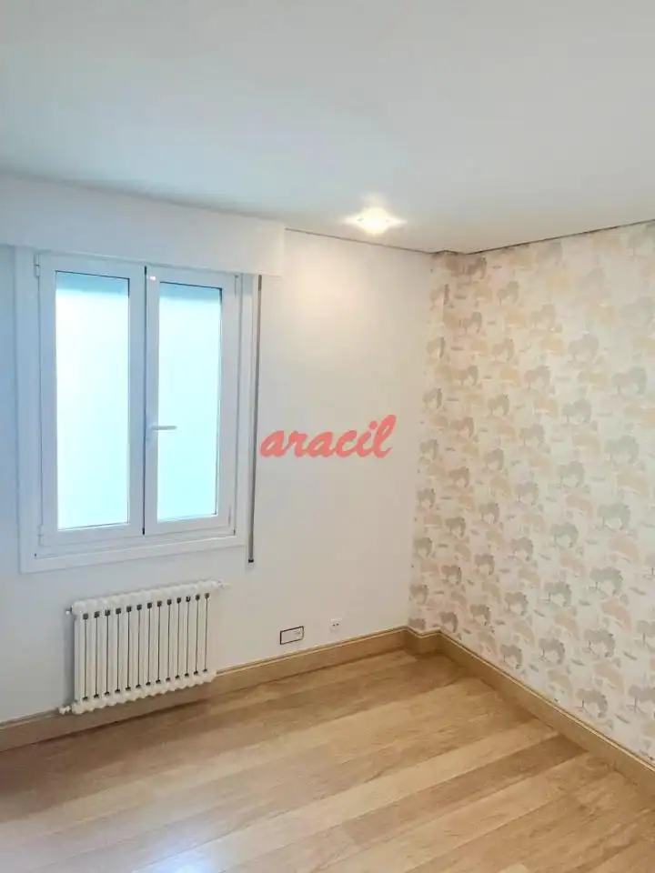Habitación de Piso en venta en Ourense Capital  con Calefacción, Terraza y Balcón