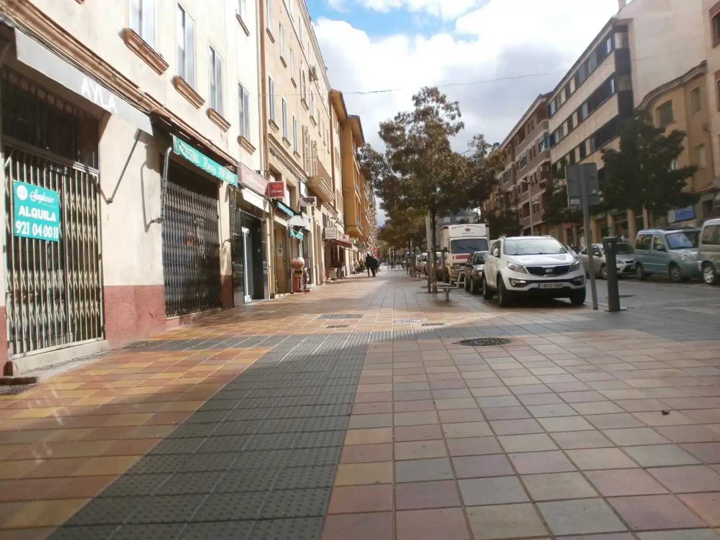 Vista exterior de Local en venda en Segovia