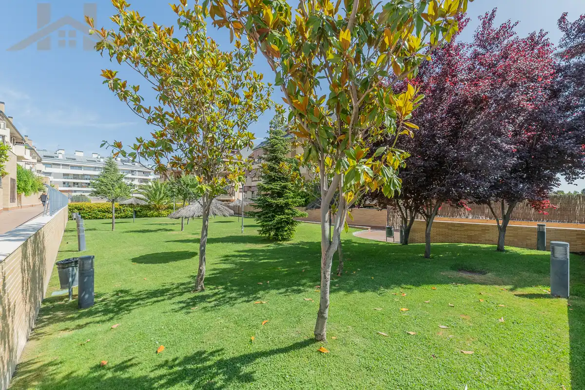 Jardí de Àtic en venda en Boadilla del Monte amb Aire condicionat, Calefacció i Parquet