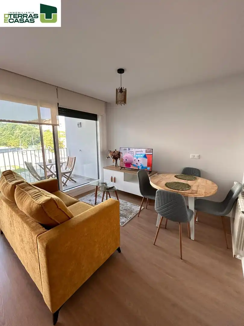 Sala de estar de Piso de alquiler en Pontevedra Capital  con Calefacción, Terraza y Trastero