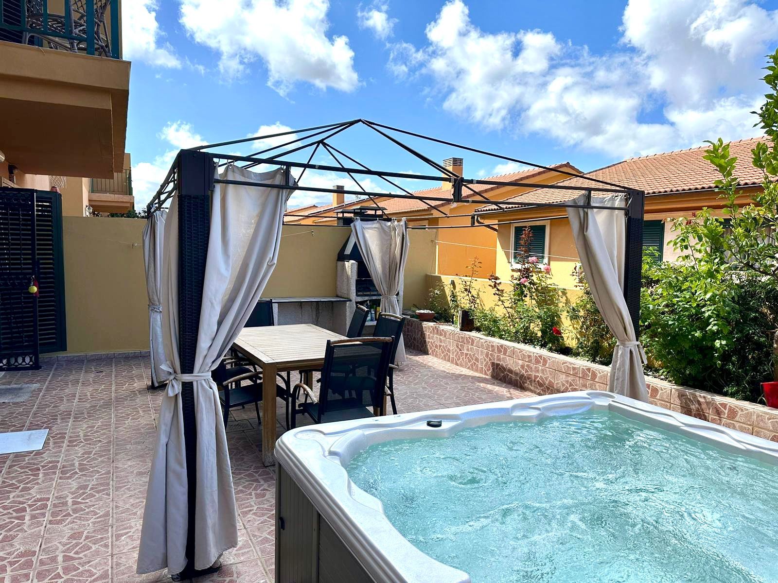 Terrassa de Casa adosada en venda en Las Palmas de Gran Canaria amb Aire condicionat, Terrassa i Jacuzzi
