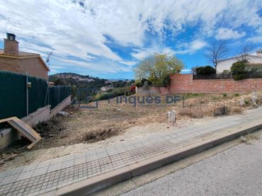 Terreni e lotti in vendita a del Colom 22