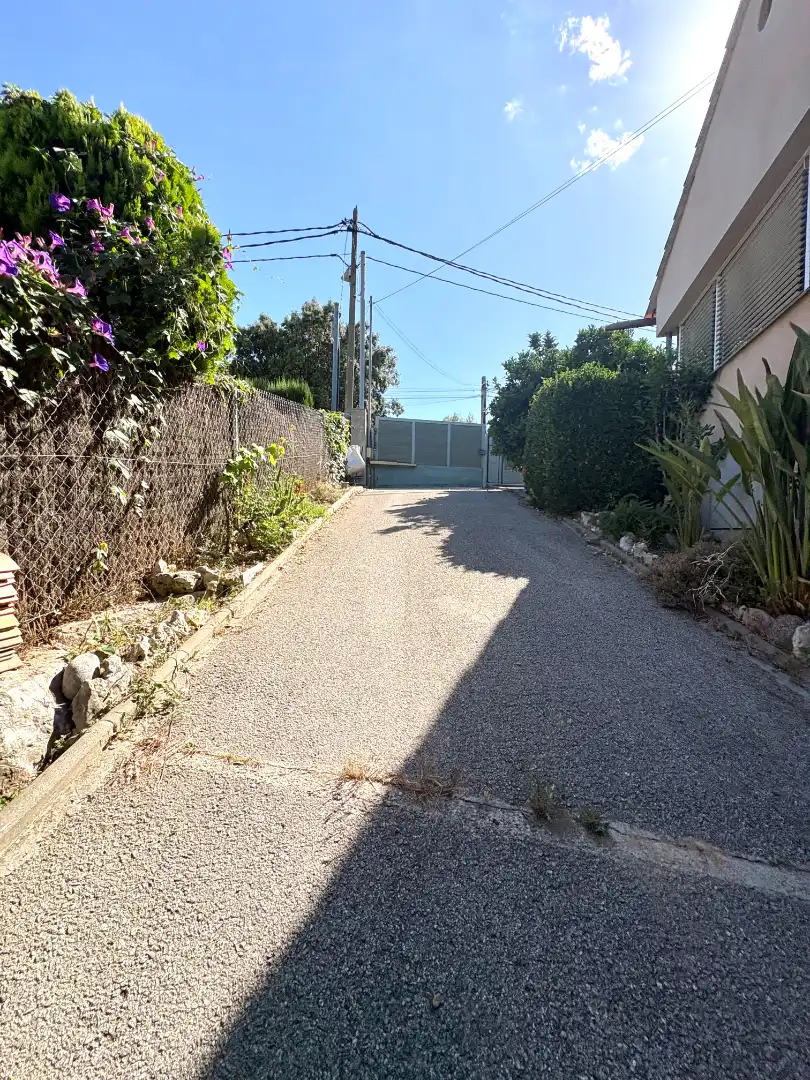 Parking de Casa o chalet en venta en Rubí con Aire acondicionado, Calefacción y Jardín privado