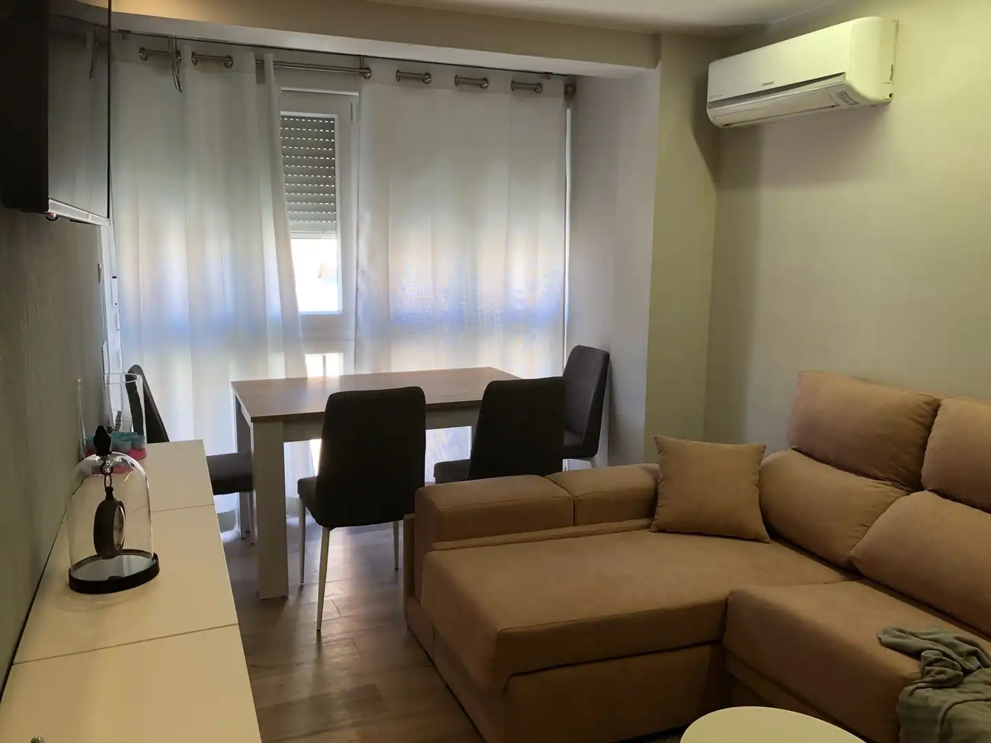 Sala de estar de Piso de alquiler en Granada con Aire acondicionado, Calefacción y Amueblado