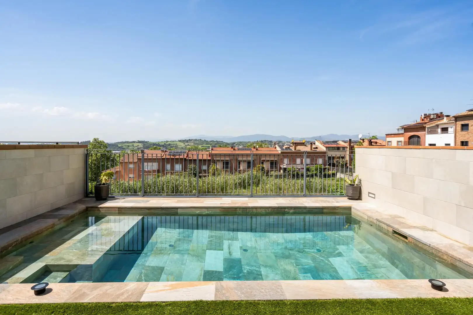 Piscina de Casa adosada en venta en Granollers con Calefacción, Jardín privado y Terraza
