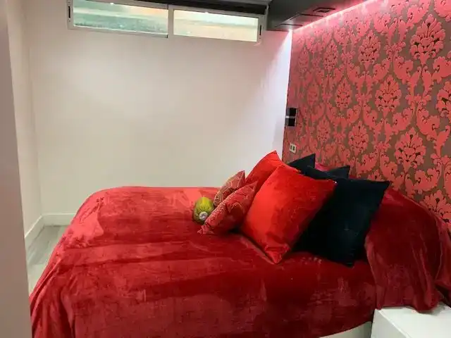 Dormitori de Dúplex de lloguer en Madrid amb Aire condicionat, Parquet i Moblat