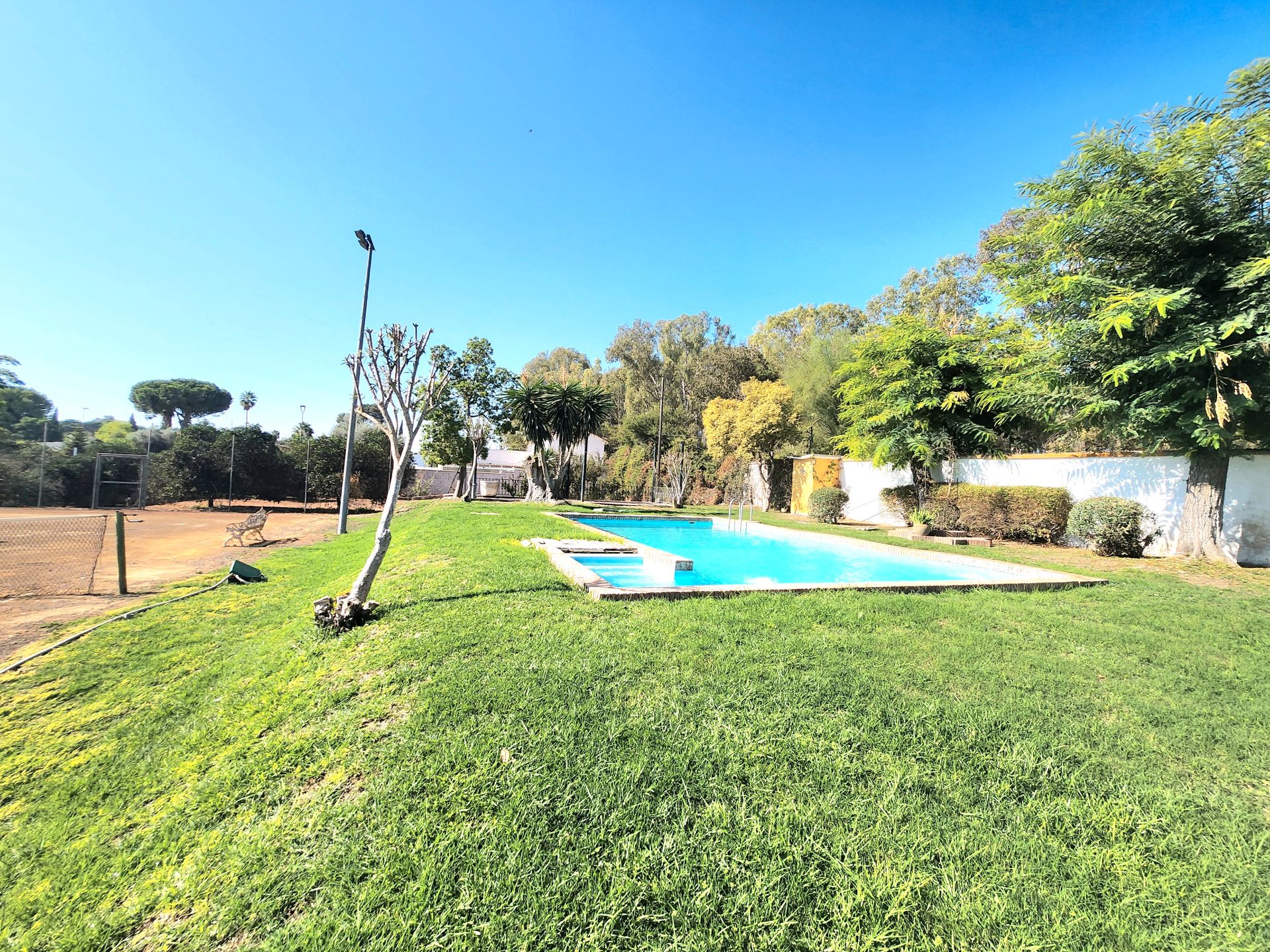 Swimming pool of House or chalet for sale in Alcalá de Guadaira  with Private garden, Terrace and Storage room