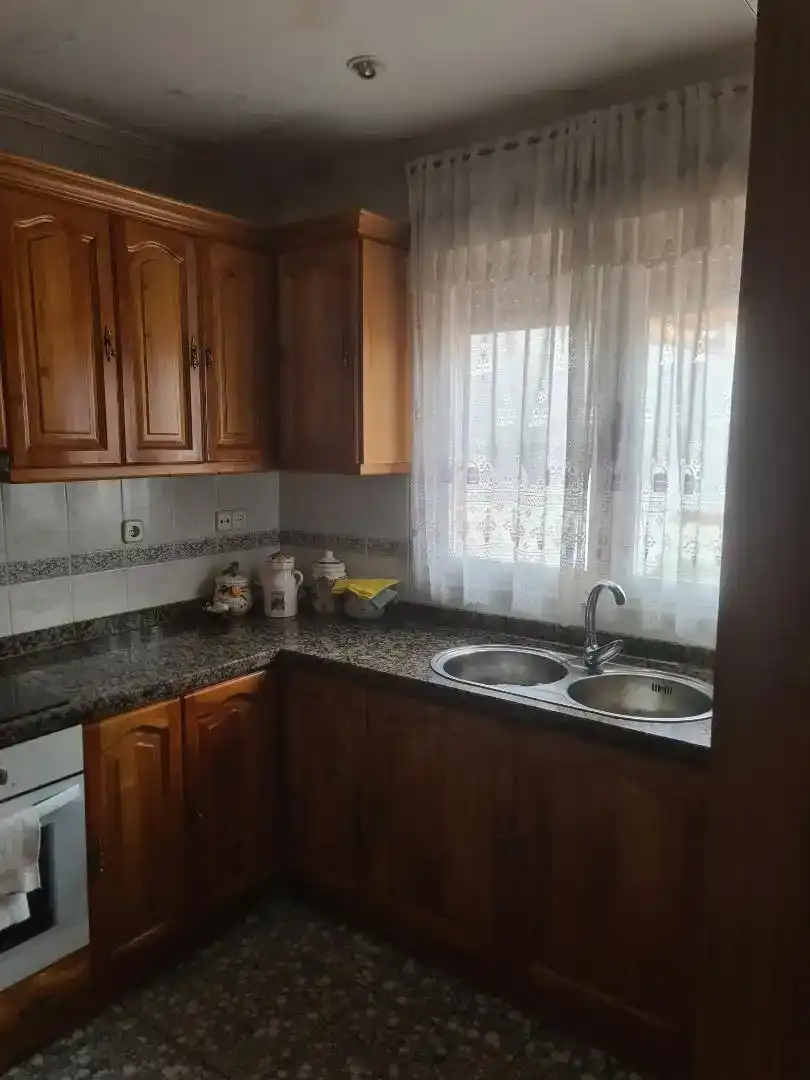 Cuina de Casa adosada en venda en Sahagún