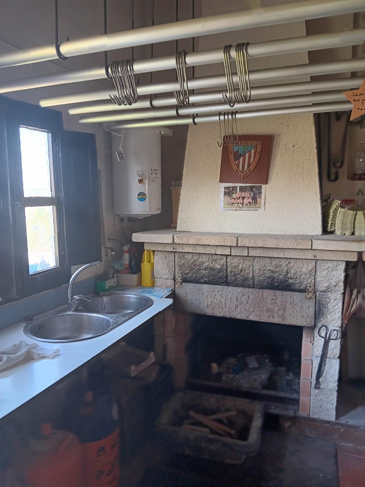 Kitchen of Planta baja for sale in Valle de Mena