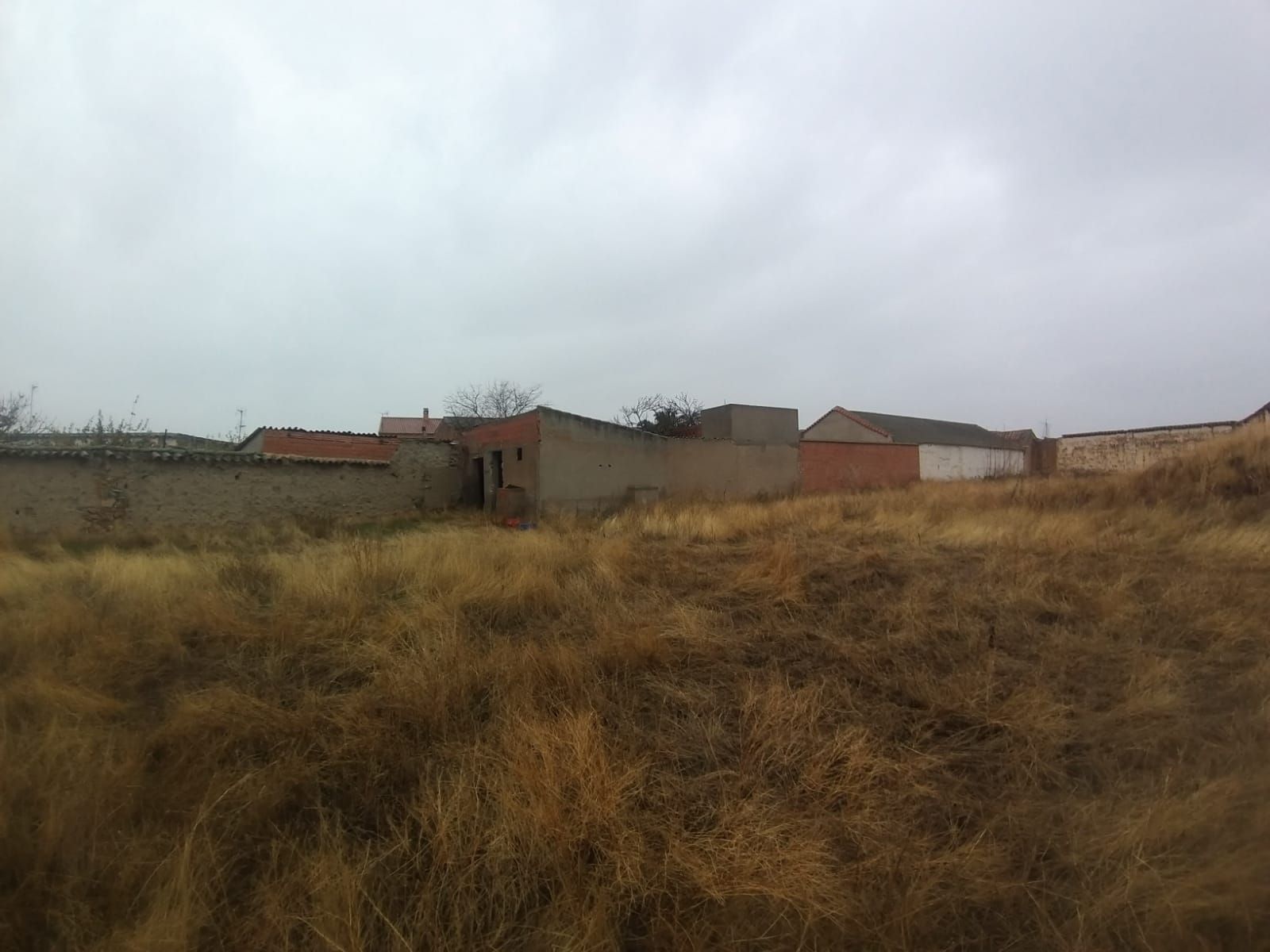 Casa adosada en venda en Mascaraque amb Jardí privat