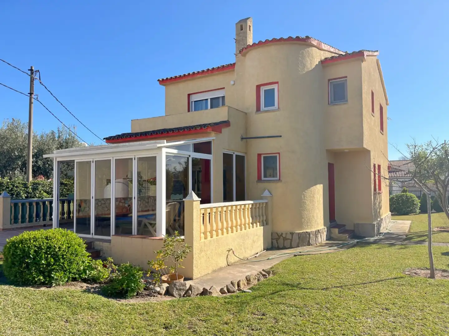 Vista exterior de Casa o chalet en venta en Dénia con Calefacción, Terraza y Piscina
