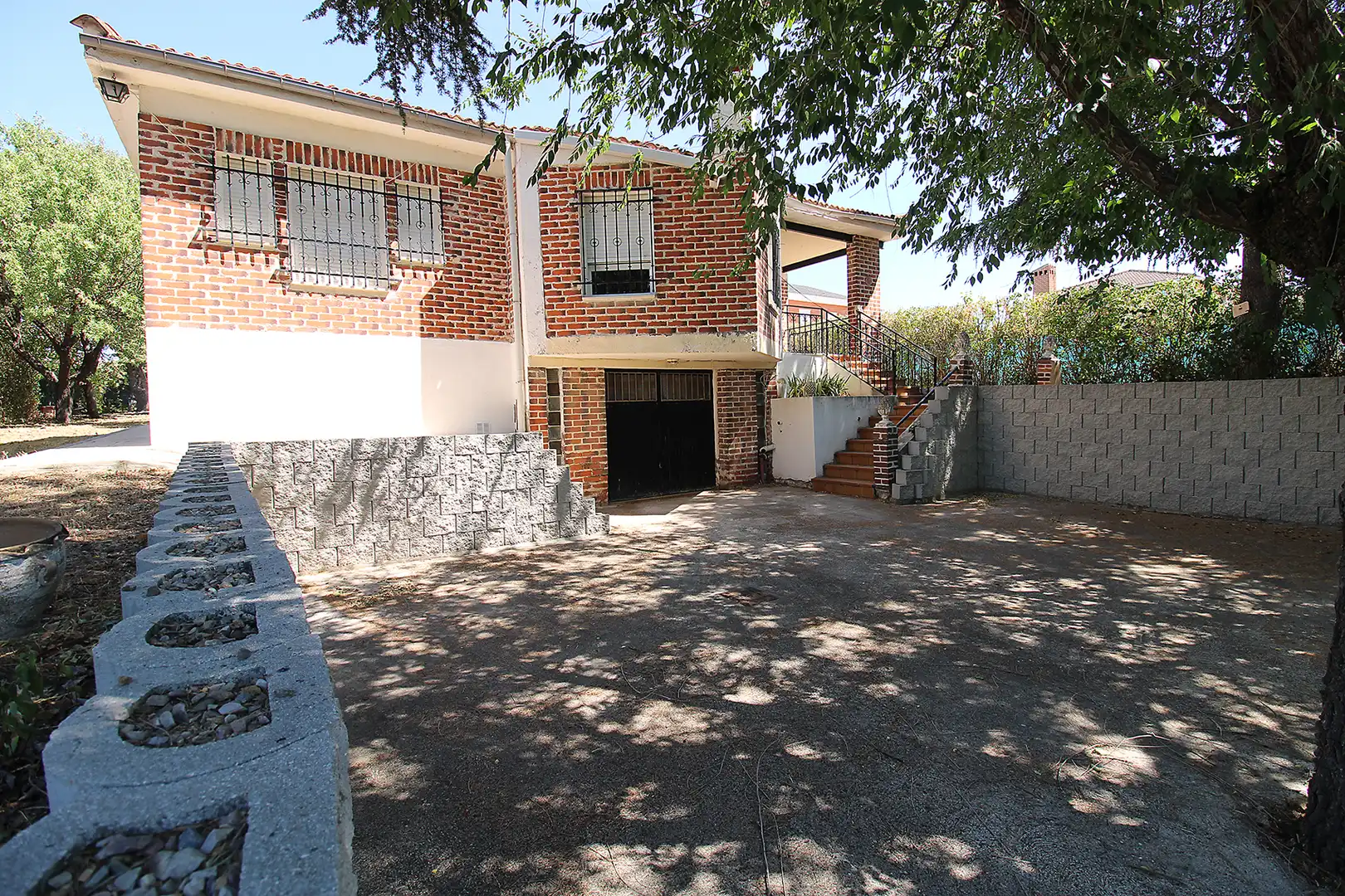 Vista exterior de Casa o xalet en venda en Uceda amb Calefacció, Jardí privat i Parquet