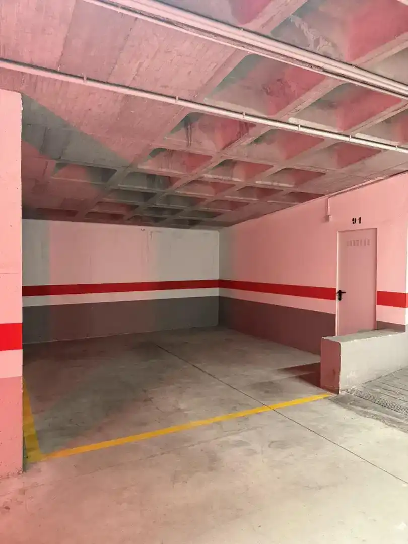 Parkplatz von Wohnung zur Miete in Velilla - Velilla Taramay
