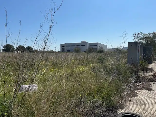Terreno industrial en venta en L'Alqueria de la Comtessa