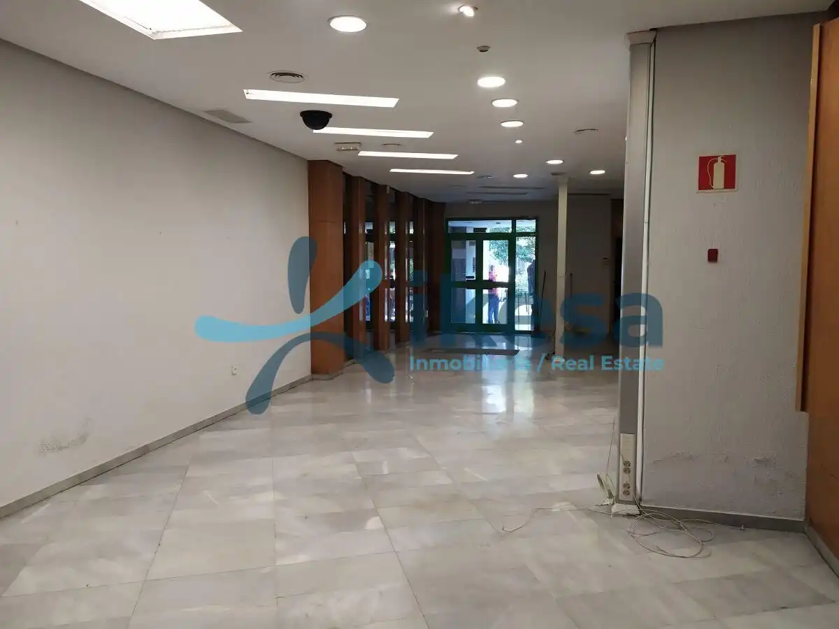 Local en venta en Antequera