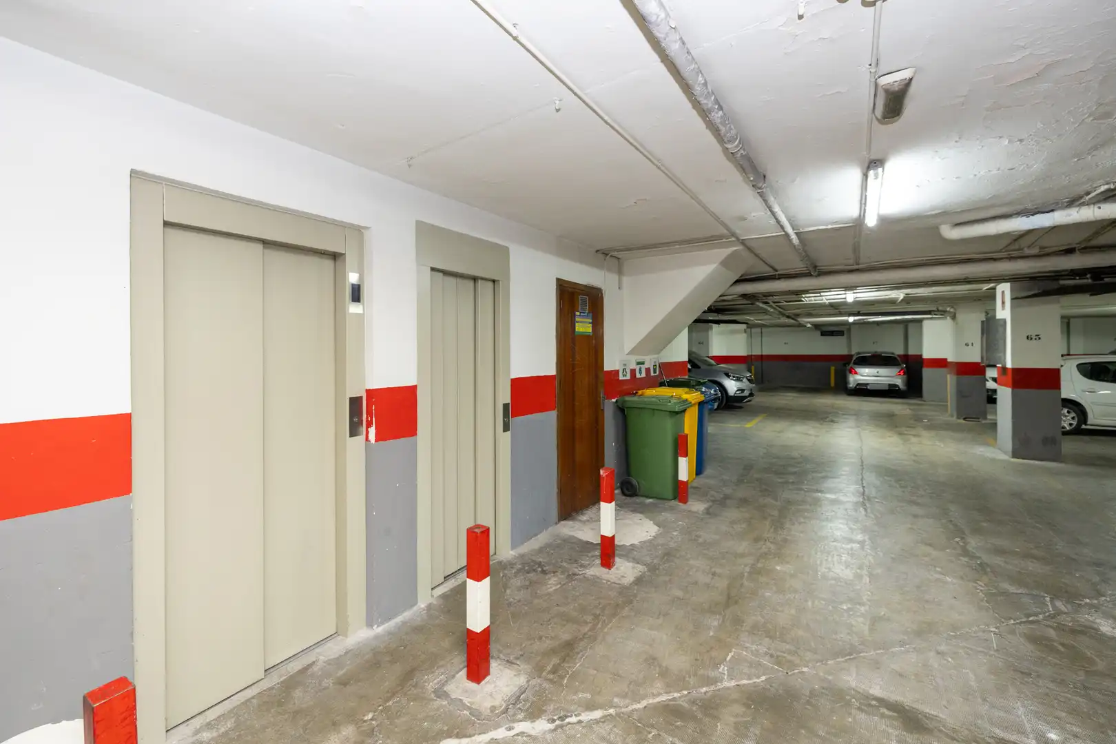 Aparcament de Pis en venda en Granada amb Calefacció, Traster i Balcó