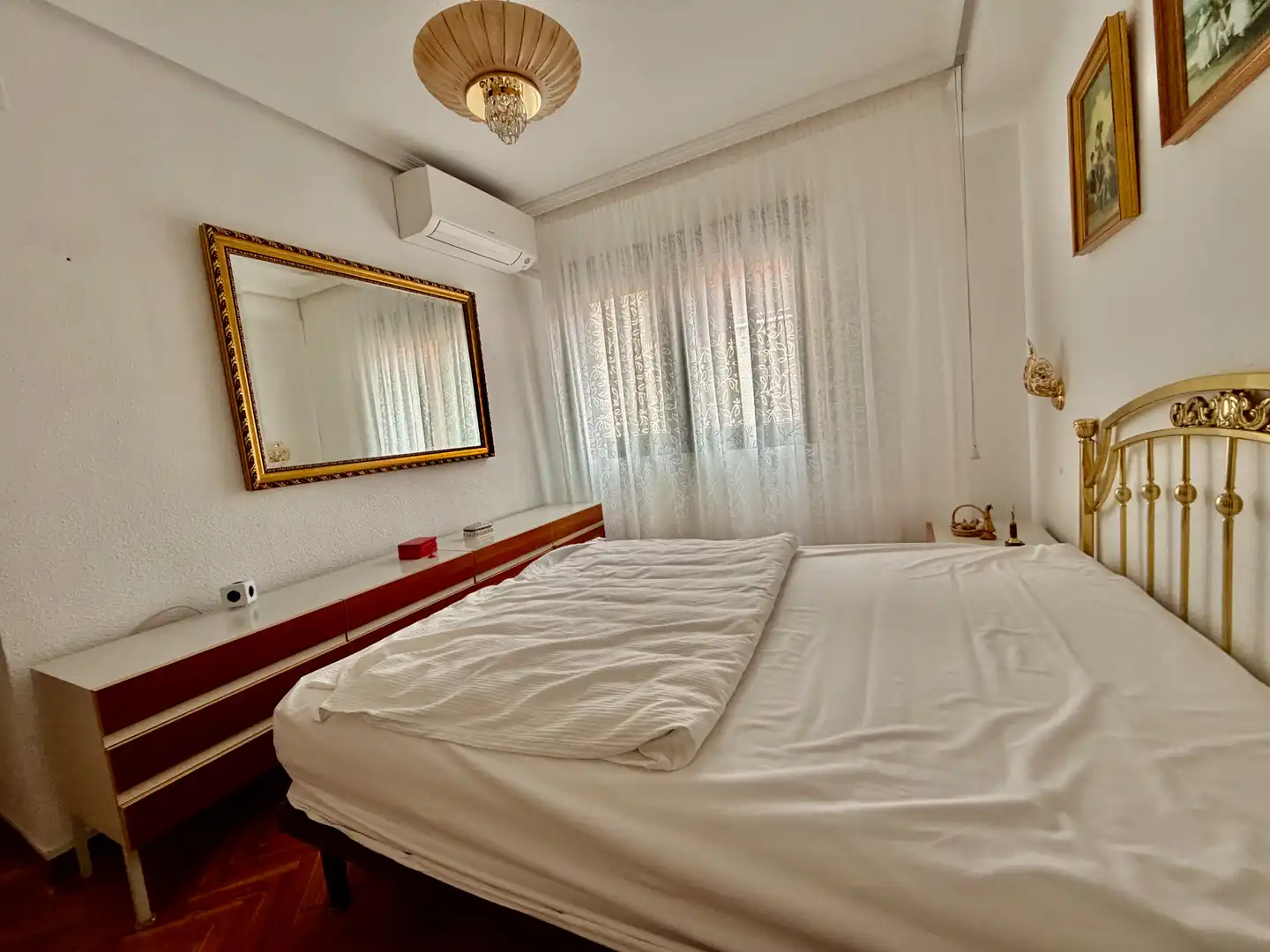 Habitación de Dúplex en venta en Leganés con Aire acondicionado, Calefacción y Jardín privado