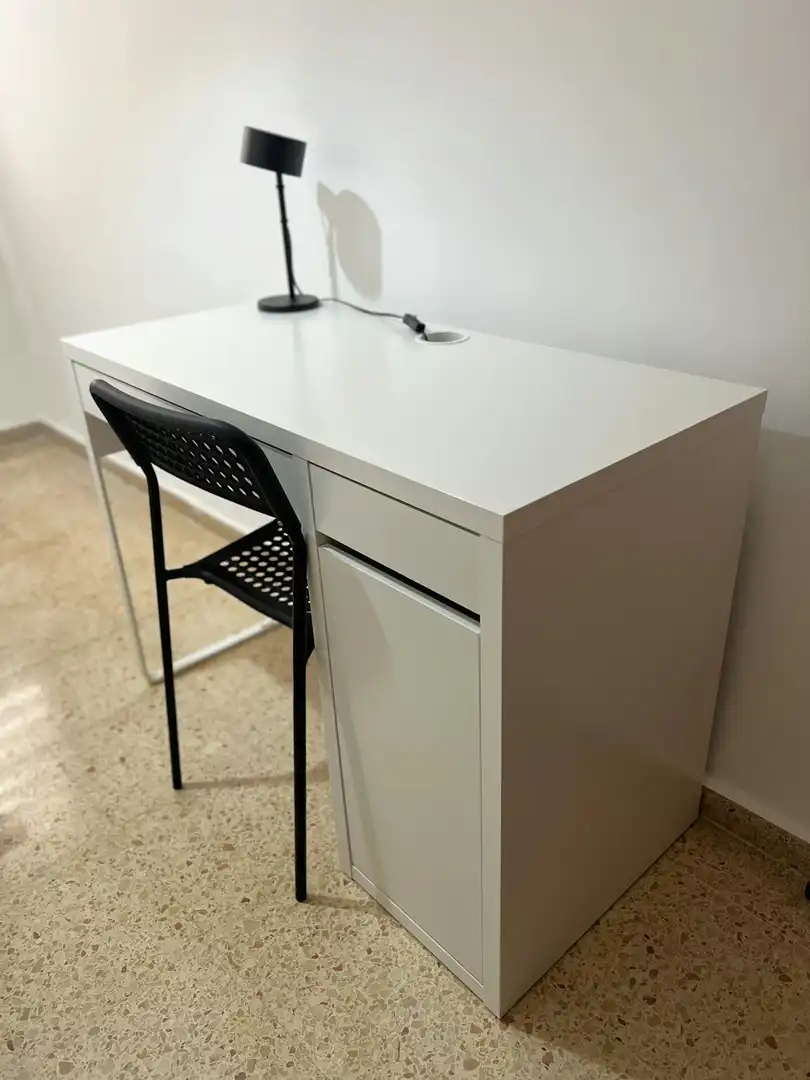 Exterior view of Flat for share in Valencia  with Air Conditioner, Furnished and Washing machine