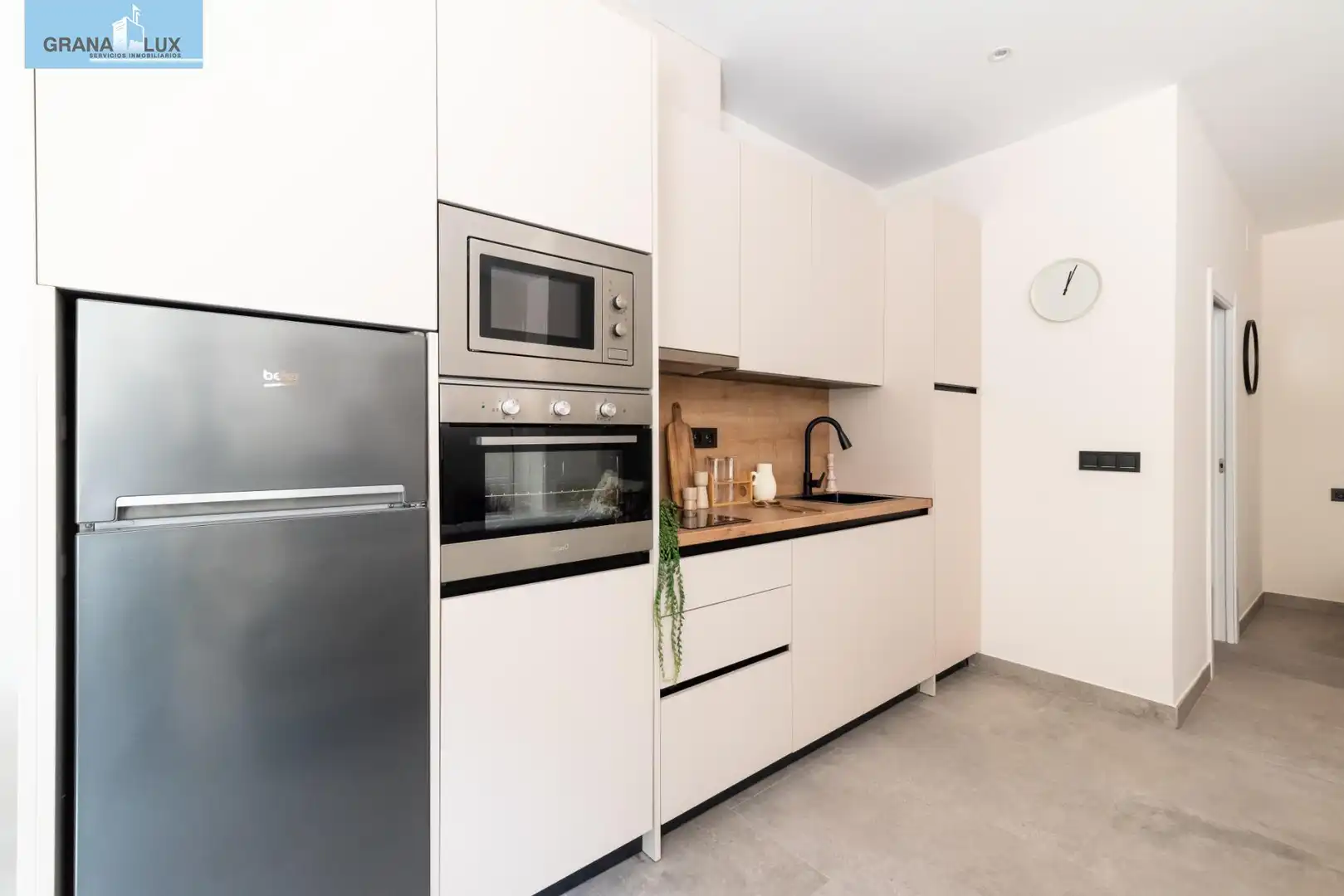 Kitchen of Study for sale in Granada  with Air Conditioner, Heating and Furnished