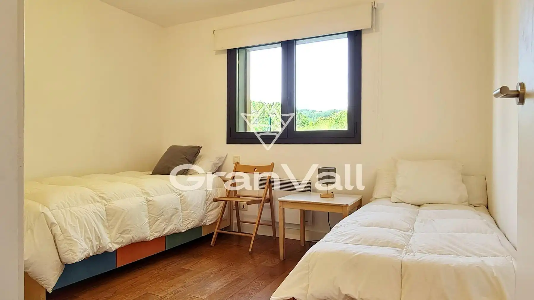 Schlafzimmer von Erdgeschoss zum Verkauf in Saillagouse mit Heizung, Privatgarten und Parkett