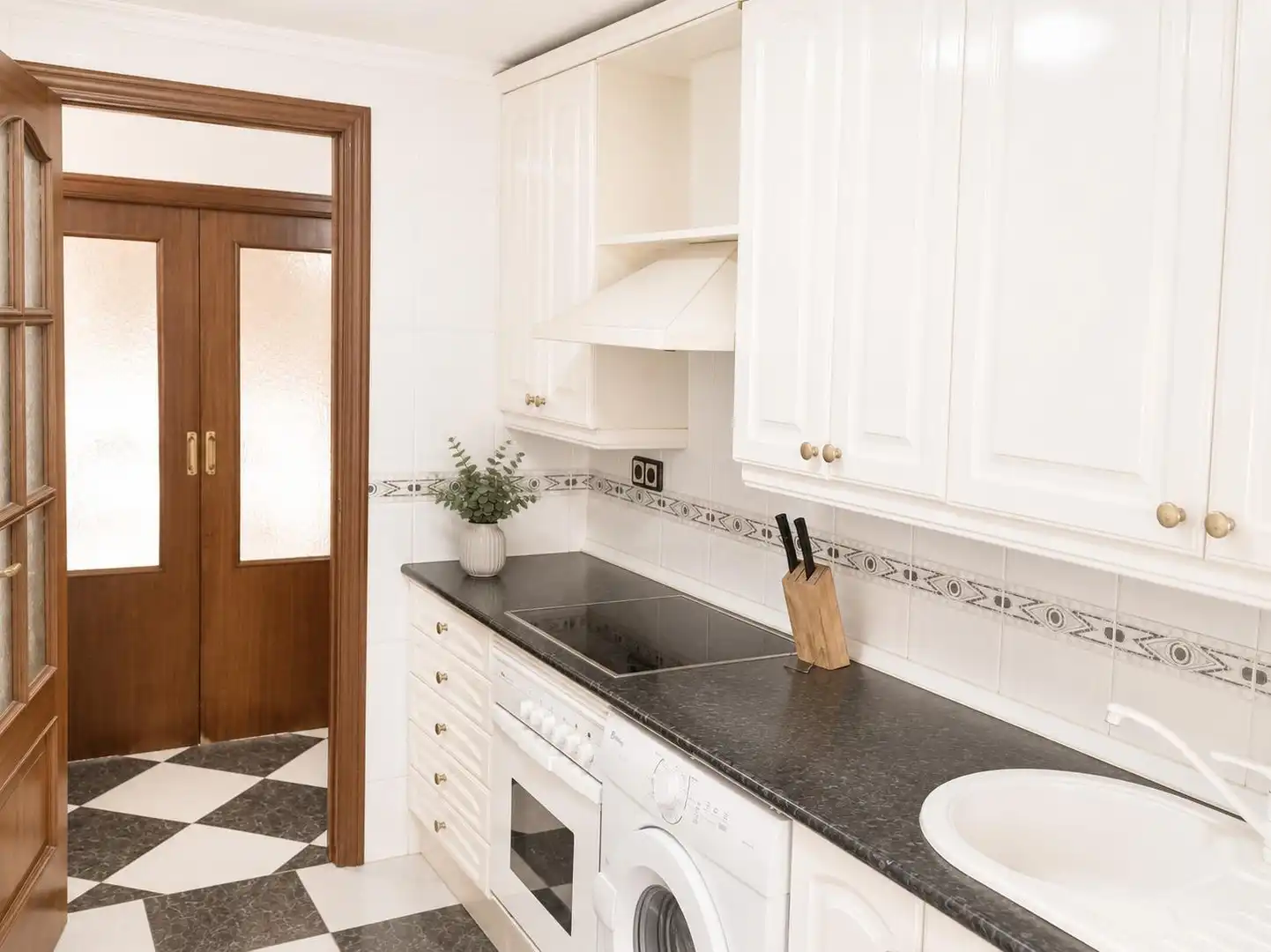 Küche von Wohnung zum Verkauf in Jerez de la Frontera mit Klimaanlage und Balkon