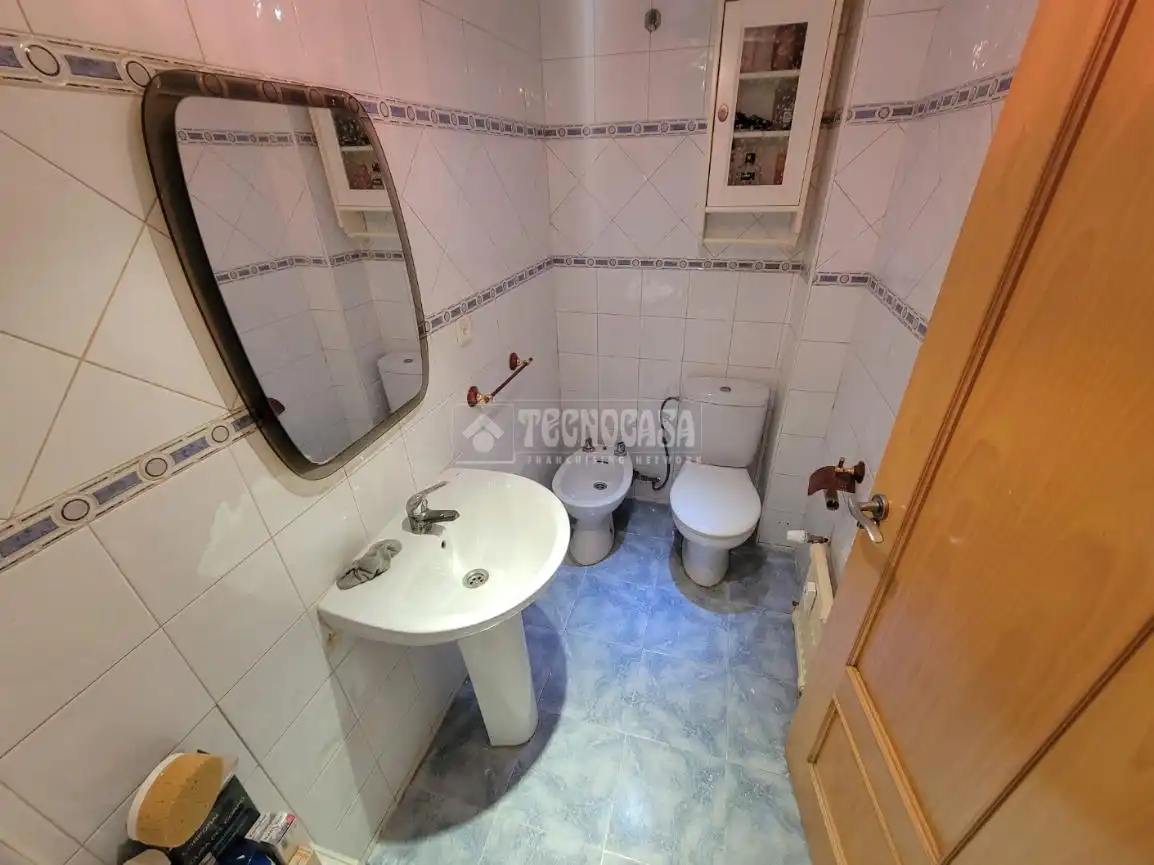 Bathroom of Flat for sale in Zaragoza  with Air Conditioner