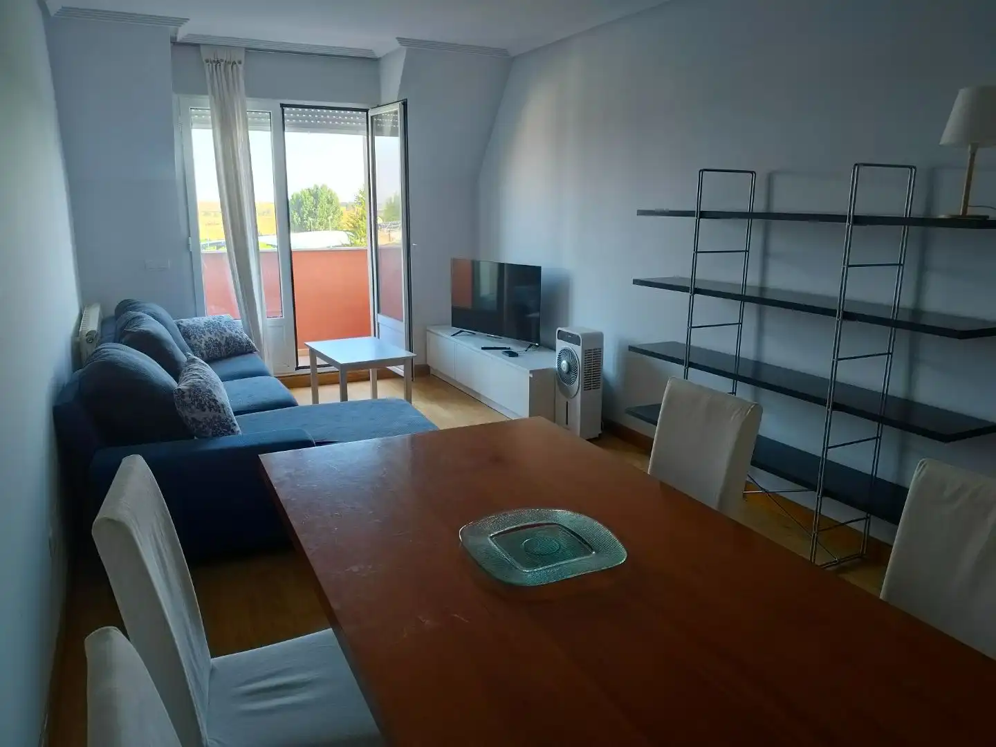 Wohnzimmer von Wohnung zur Miete in Valverde de la Virgen mit Heizung, Parkett und Abstellraum