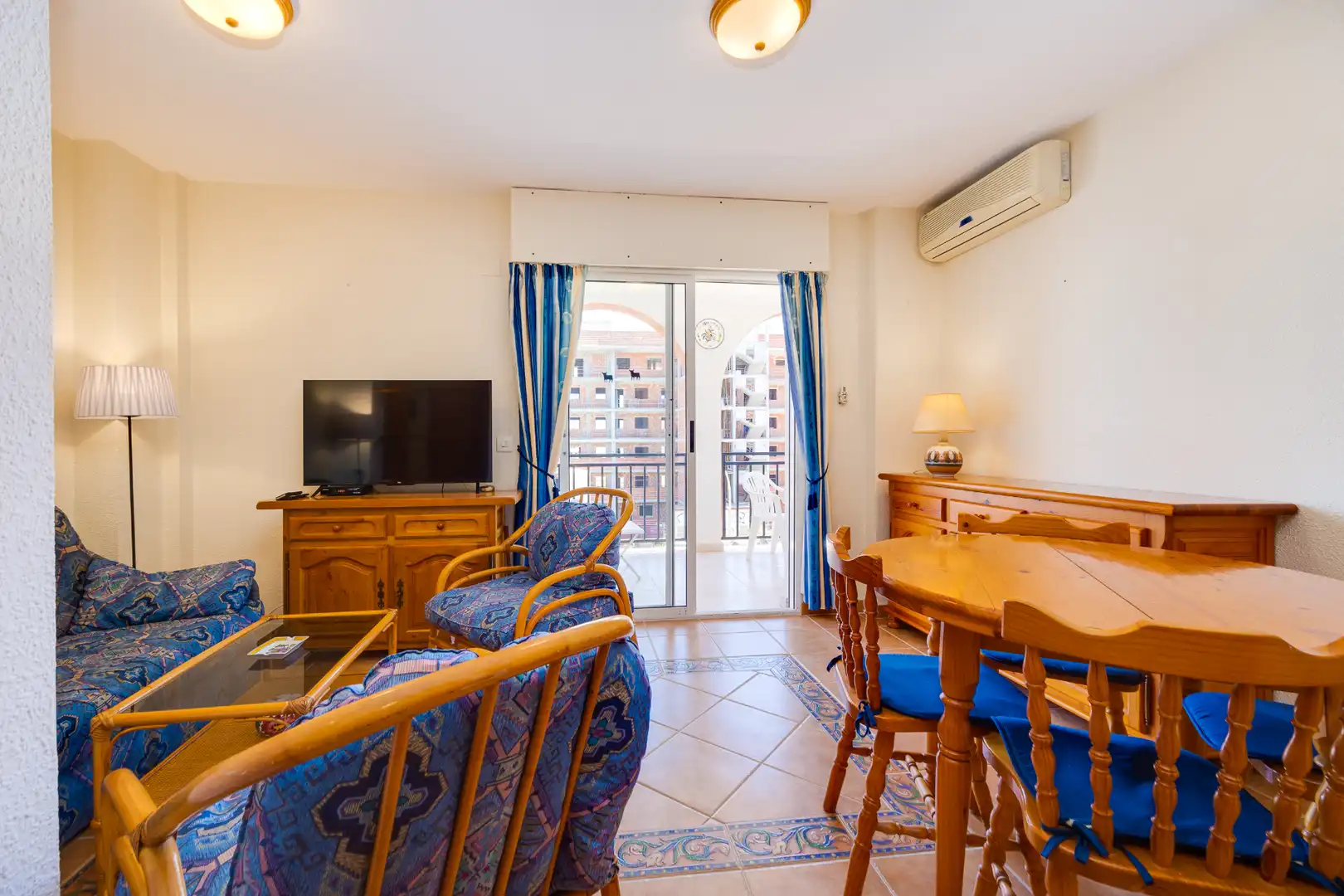 Living room of Flat for sale in Torrevieja  with Air Conditioner, Terrace and Balcony