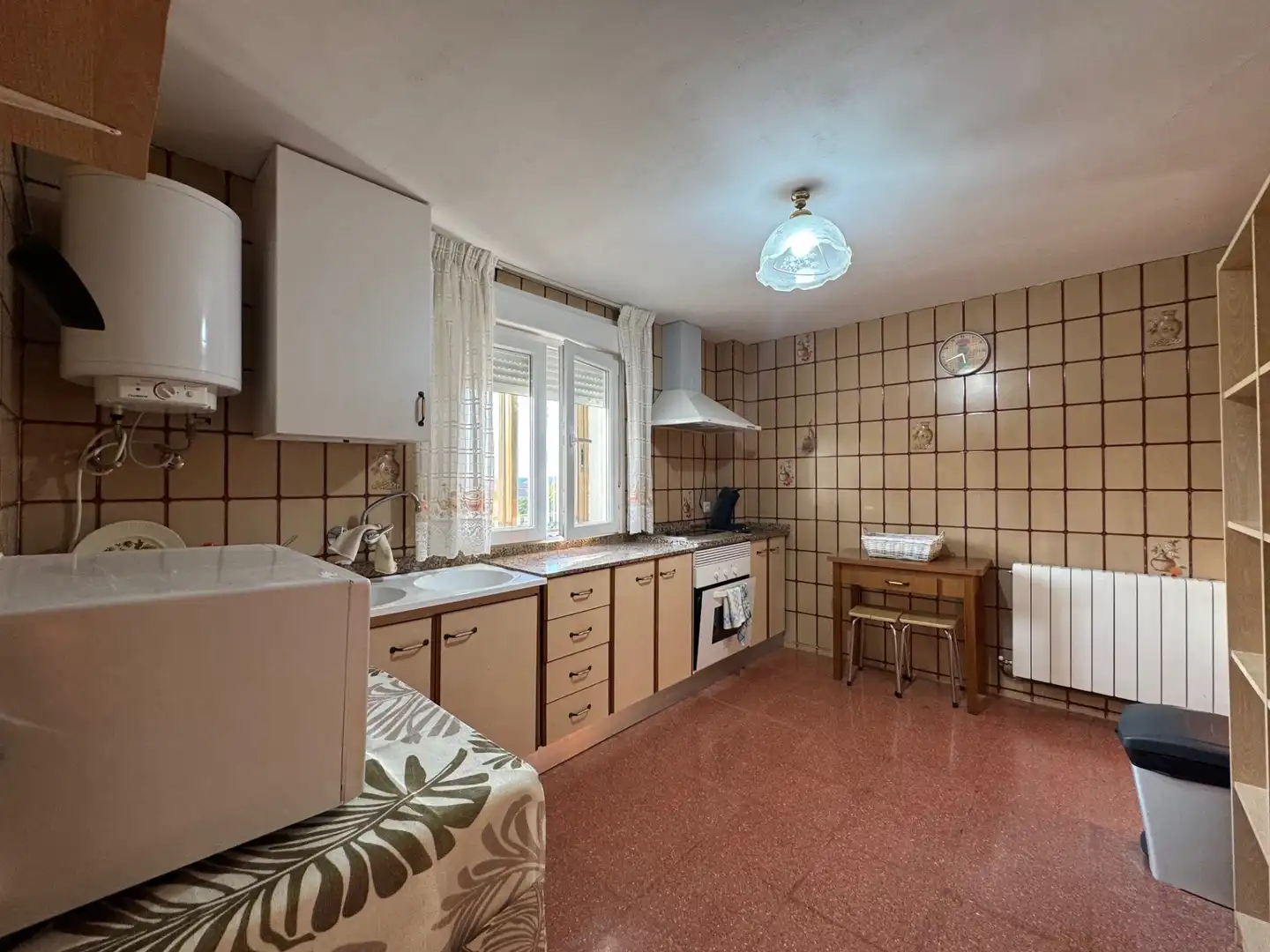 Cuina de Casa o xalet en venda en Langa de Duero amb Calefacció, Terrassa i Traster