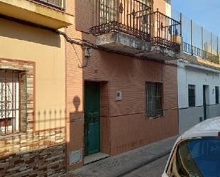 Exterior view of House or chalet for sale in  Sevilla Capital  with Terrace