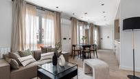 Sala d'estar de Pis en venda en  Madrid Capital