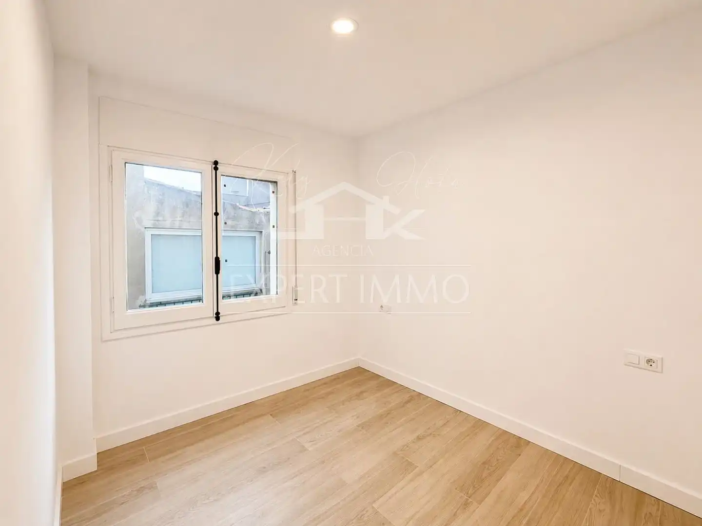 Dormitori de Apartament en venda en Palau-saverdera amb Terrassa i Traster