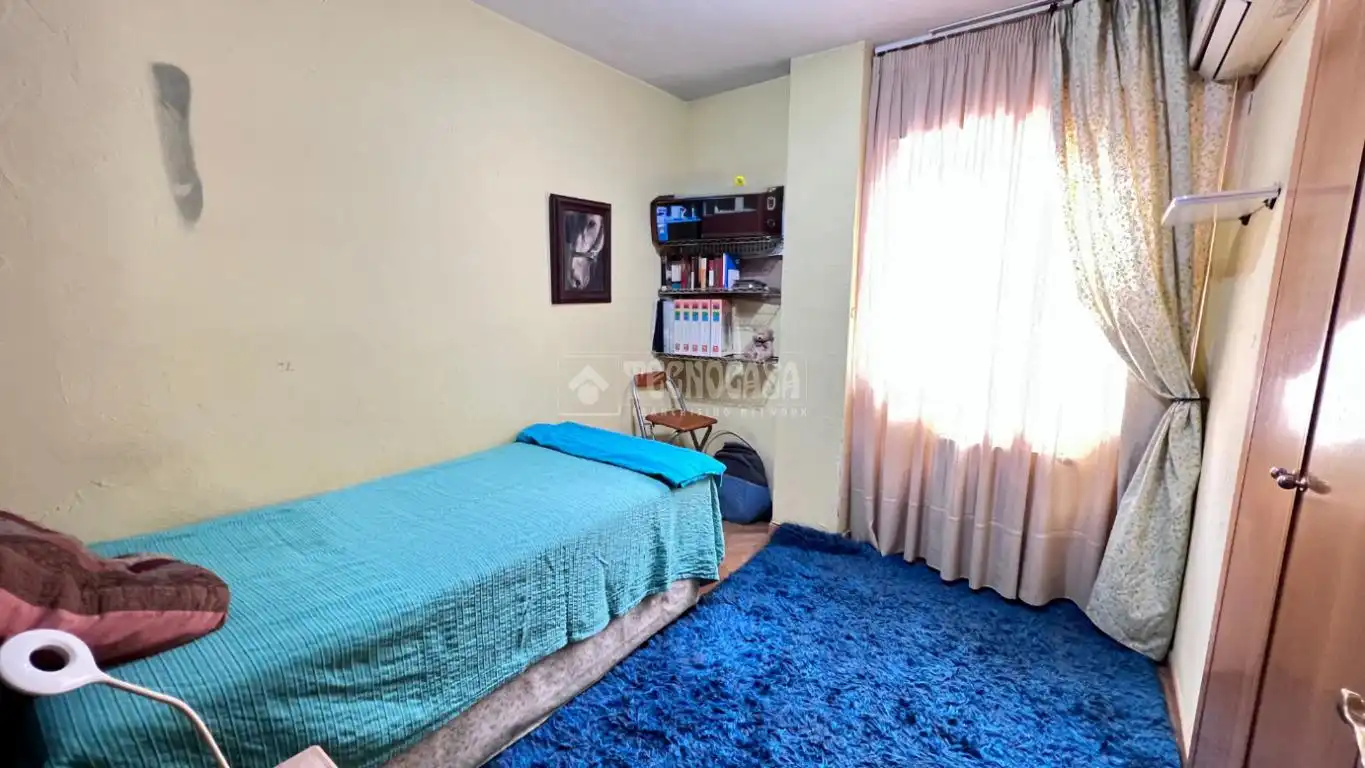 Schlafzimmer von Einfamilien-Reihenhaus zum Verkauf in Alcalá de Henares mit Terrasse