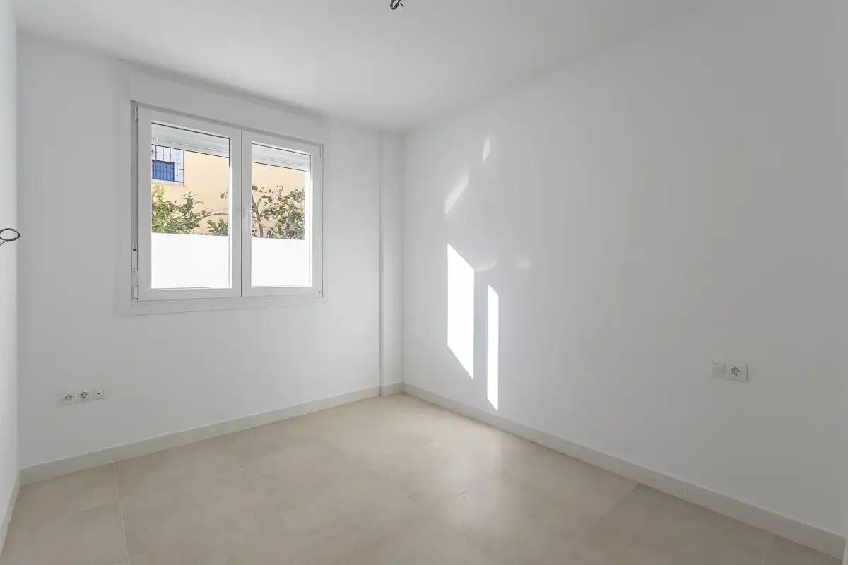 Habitación de Casa adosada en venta en Vegas del Genil con Aire acondicionado, Calefacción y Jardín privado