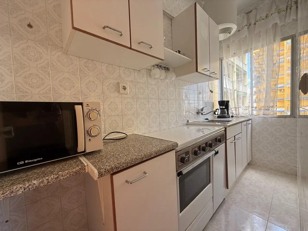 Cocina de Piso de alquiler en Oropesa del Mar / Orpesa con Balcón y Piscina comunitaria