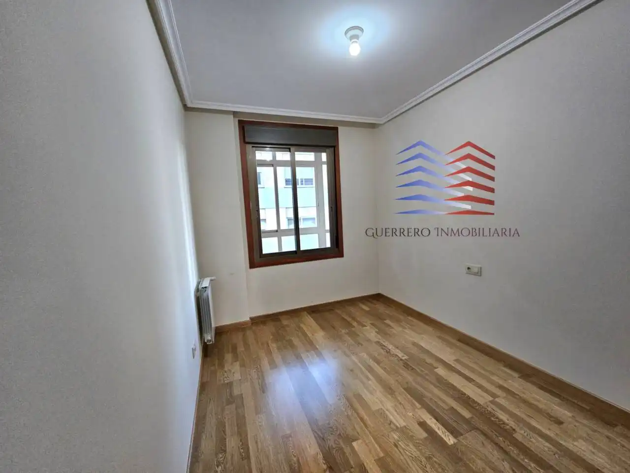 Schlafzimmer von Wohnung zur Miete in Ourense Capital  mit Heizung, Parkett und Abstellraum