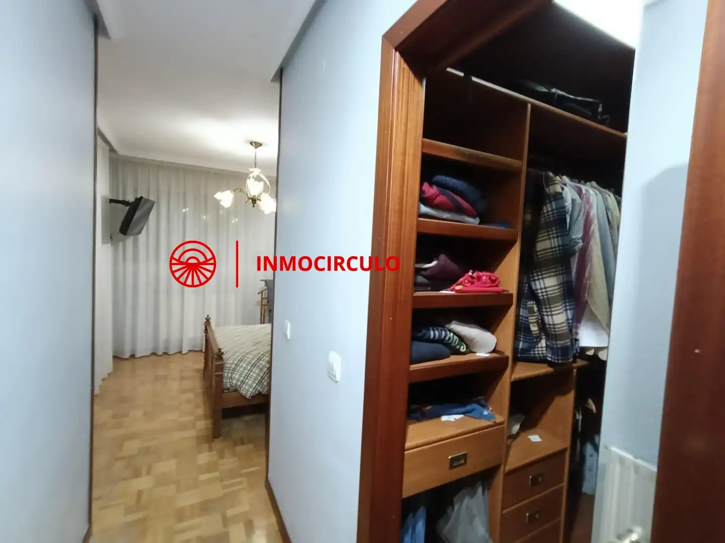 Habitación de Dúplex en venta en Burgos con Terraza