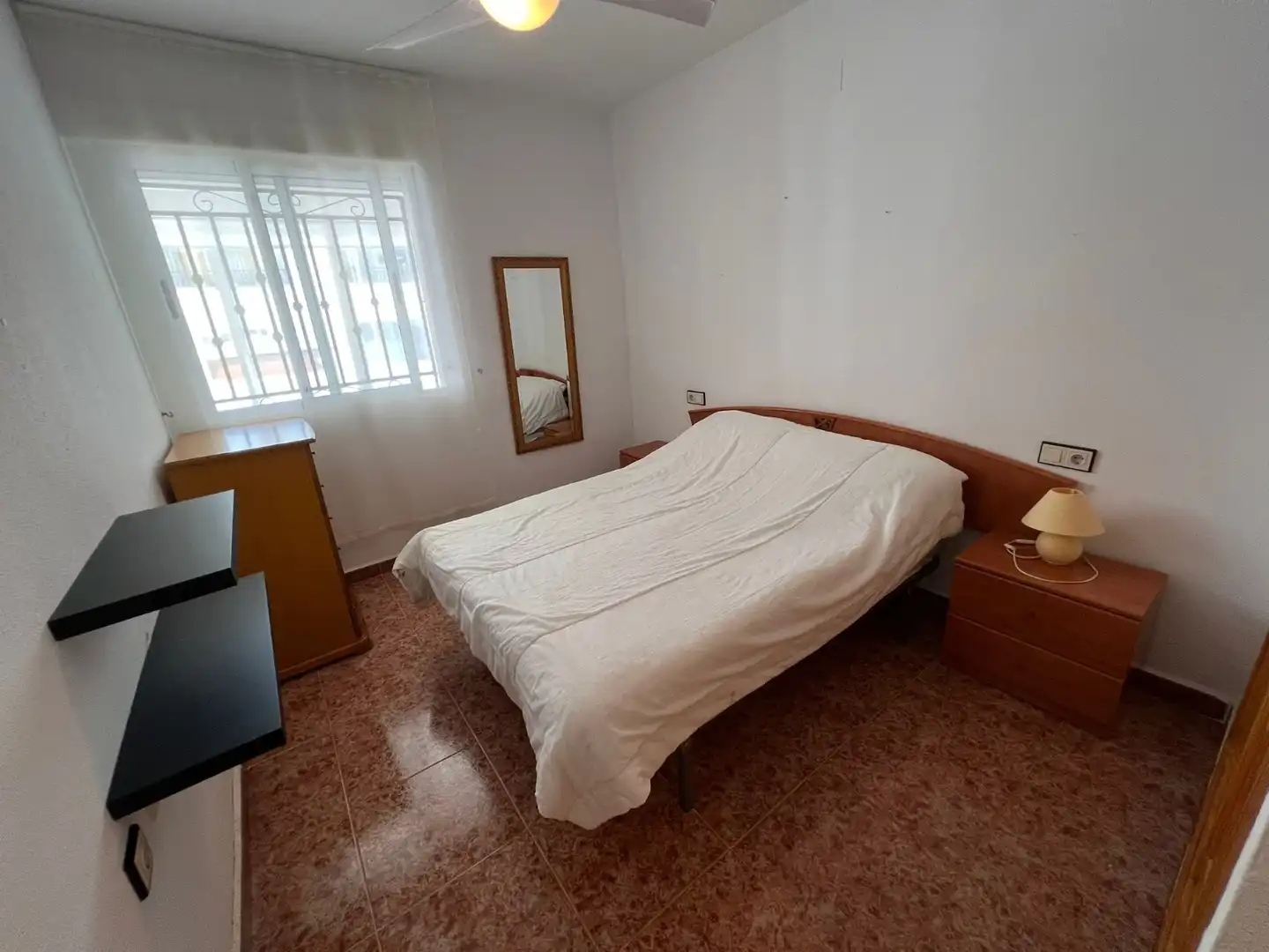 Habitación de Planta baja en venta en Orihuela con Aire acondicionado, Terraza y Piscina